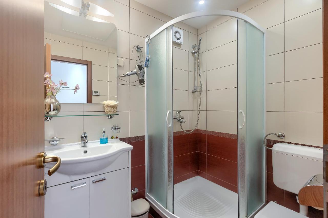 Apartment Palm View II โรวีน ภายนอก รูปภาพ