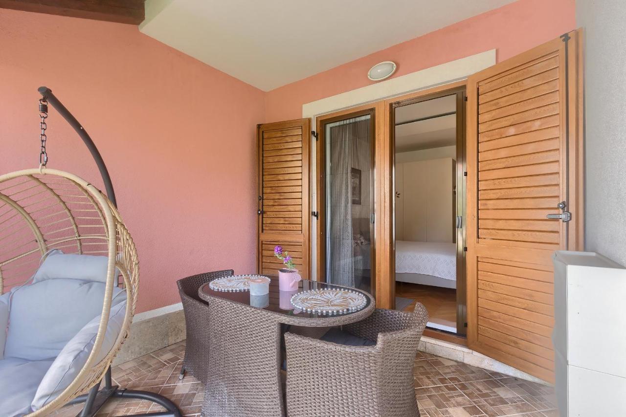 Apartment Palm View II โรวีน ภายนอก รูปภาพ