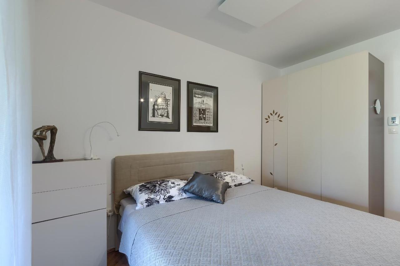Apartment Palm View II โรวีน ภายนอก รูปภาพ