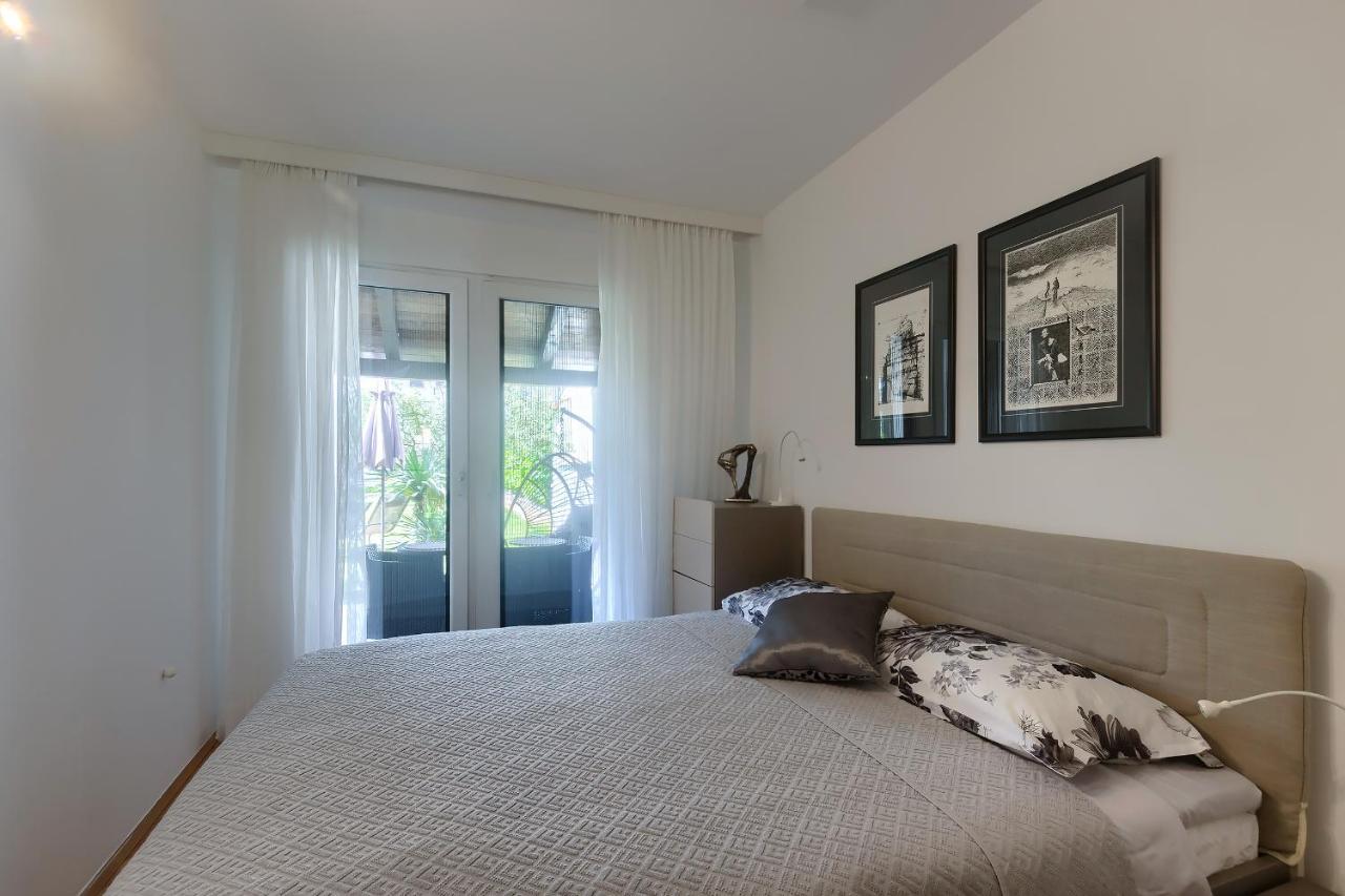 Apartment Palm View II โรวีน ภายนอก รูปภาพ